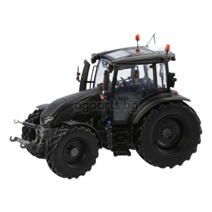 VALTRA G135 Matt Black 1;32