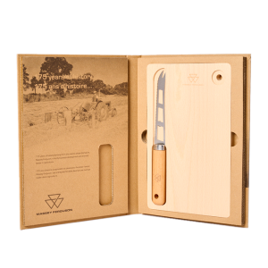 CUTTING BOARD WITH CHEESE KNIFE