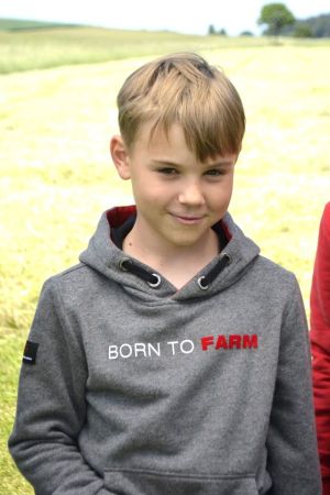 СУИТШЪРТ "BORN TO FARM" ЗА ДЕЦА